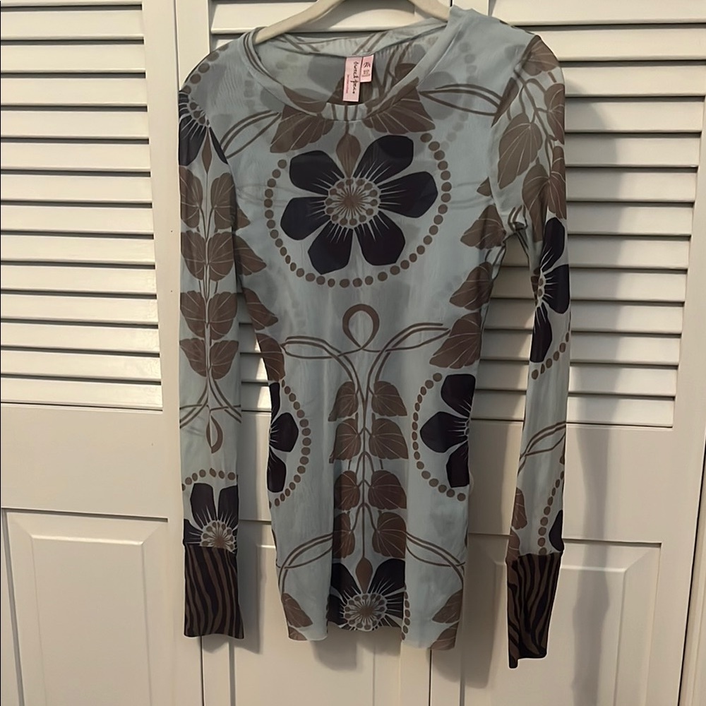 Sweet Pea Graphic Long Sleeve Blouse Brown Black